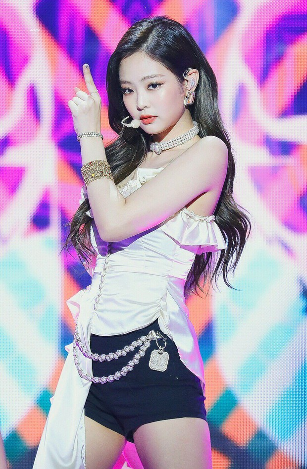 7 nàng center đỉnh cao của Kpop: Jennie - Nayeon quá hút mắt dù không phải visual, loạt thánh body mới đứng đâu cũng nổi - Ảnh 2.