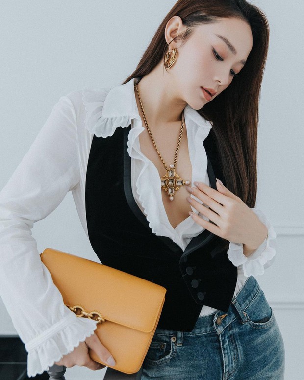 Góc trong sáng: Bàn tay Minh Hằng đẹp thế nhỉ! - Ảnh 3. Góc trong sáng: Bàn tay Minh Hằng đẹp thế nhỉ! - Ảnh 3.