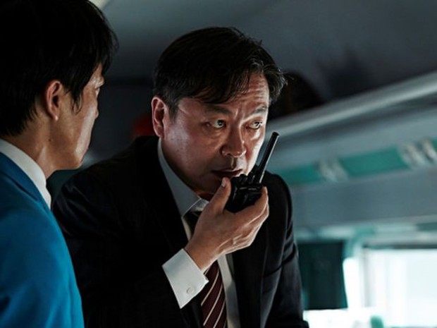 4 điểm giống ngỡ ngàng giữa bom tấn Ngôi Trường Xác Sống với Train To Busan: Sôi máu tột độ vì kẻ phản diện, số phận 1 nhân vật không đổi! - Ảnh 5. 4 điểm giống ngỡ ngàng giữa bom tấn Ngôi Trường Xác Sống với Train To Busan: Sôi máu tột độ vì kẻ phản diện, số phận 1 nhân vật không đổi! - Ảnh 5.