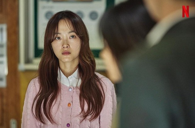 4 điểm giống ngỡ ngàng giữa bom tấn Ngôi Trường Xác Sống với Train To Busan: Sôi máu tột độ vì kẻ phản diện, số phận 1 nhân vật không đổi! - Ảnh 6. 4 điểm giống ngỡ ngàng giữa bom tấn Ngôi Trường Xác Sống với Train To Busan: Sôi máu tột độ vì kẻ phản diện, số phận 1 nhân vật không đổi! - Ảnh 6.