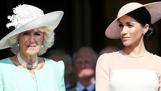 Nữ hoàng Anh có động thái cứng rắn mới khiến Meghan vỡ mộng - Ảnh 1. Nữ hoàng Anh có động thái cứng rắn mới khiến Meghan vỡ mộng - Ảnh 1.