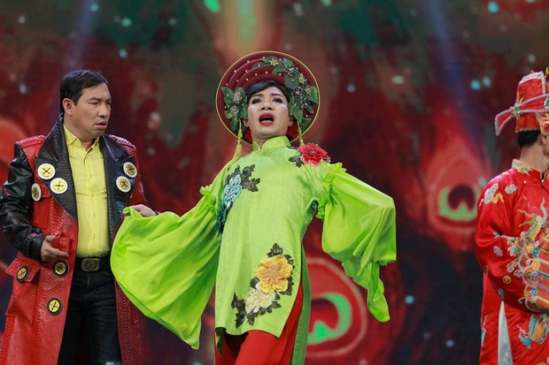 Netizen tranh cãi với tạo hình của Bắc Đẩu Trung Ruồi: Mờ nhạt, kém xa Công Lý vì không giả gái? - Ảnh 4. Netizen tranh cãi với tạo hình của Bắc Đẩu Trung Ruồi: Mờ nhạt, kém xa Công Lý vì không giả gái? - Ảnh 4.
