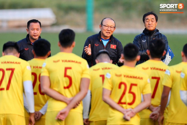 HLV Park Hang-seo: Tôi muốn giảm gánh nặng cho Quế Ngọc Hải, ĐT Việt Nam cần quay lại điểm xuất phát như năm 2018 - Ảnh 1. HLV Park Hang-seo: Tôi muốn giảm gánh nặng cho Quế Ngọc Hải, ĐT Việt Nam cần quay lại điểm xuất phát như năm 2018 - Ảnh 1.
