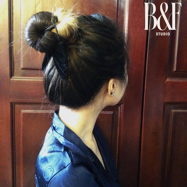 5 kiểu tóc đơn giản, dễ làm mà lại rất xinh xắn trong ngày Tết đây, bạn tập dần đi để sớm bung lụa nha - Ảnh 4.