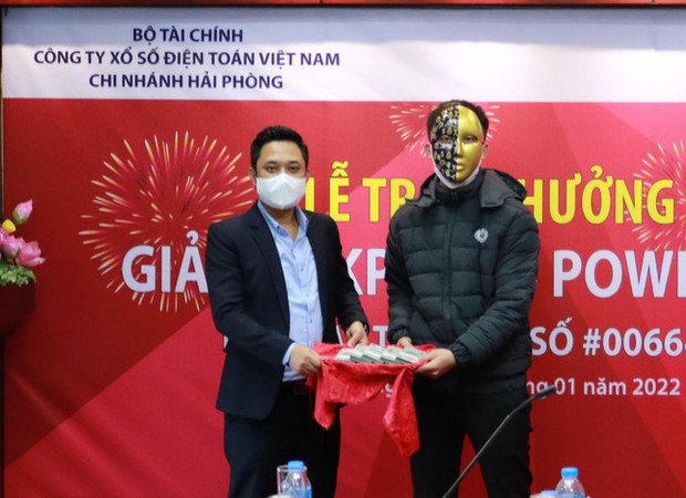 Anh xe ôm ở Hà Nội nhận hơn 214 tỷ đồng trúng độc đắc Vietlott - Ảnh 1.