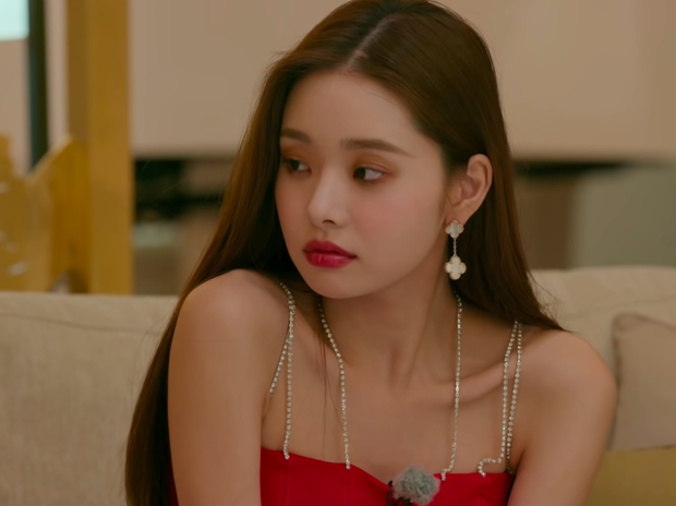 Mỹ nhân hot nhất Địa Ngục Độc Thân bật khóc, nguyên nhân vì bị dàn cast nữ chơi xấu? - Ảnh 3. Mỹ nhân hot nhất Địa Ngục Độc Thân bật khóc, nguyên nhân vì bị dàn cast nữ chơi xấu? - Ảnh 3.
