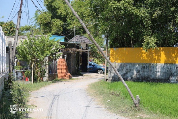Flycam toàn cảnh Tịnh thất Bồng Lai sau vài ngày bị khám xét: An ninh canh  phòng nghiêm ngặt, nhà 2 tầng vẫn đang xây dang dở 