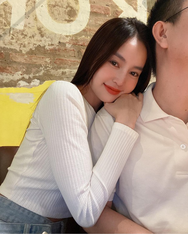 HOT: Lan Ngọc chính thức công khai có bồ, danh tính chàng trai bí ẩn khiến cả cõi mạng tò mò - Ảnh 2. HOT: Lan Ngọc chính thức công khai có bồ, danh tính chàng trai bí ẩn khiến cả cõi mạng tò mò - Ảnh 2.