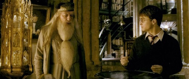 Ai bảo Gryffindor ở Harry Potter là tốt? Đây là những tội ác đáng phẫn nộ của nhà Gryffindor: Cặp bố con Harry nghe mà sụp đổ hình tượng! - Ảnh 4. Ai bảo Gryffindor ở Harry Potter là tốt? Đây là những tội ác đáng phẫn nộ của nhà Gryffindor: Cặp bố con Harry nghe mà sụp đổ hình tượng! - Ảnh 4.