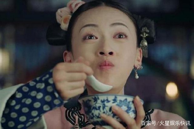 Cùng 1 cảnh ăn bánh bao: Triệu Lệ Dĩnh làm khán giả thèm chảy dãi, qua cô này trợn trắng tưởng nuốt nhầm thuốc độc! - Ảnh 5. Cùng 1 cảnh ăn bánh bao: Triệu Lệ Dĩnh làm khán giả thèm chảy dãi, qua cô này trợn trắng tưởng nuốt nhầm thuốc độc! - Ảnh 5.