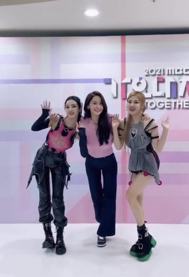 Yoona (SNSD) chiếm trọn spotlight khi nhảy cùng aespa: Nhan sắc vũ đạo đều xuất sắc, đúng chuẩn center của center! - Ảnh 4.