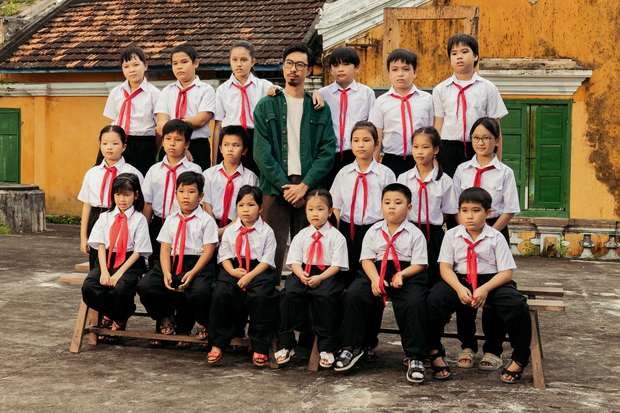 Đen Vâu: Những ý kiến tranh cãi Mang Tiền Về Cho Mẹ mang tính quy chụp đầy ác ý, còn Đen nghĩ ai muốn mang gì về thì mang - Ảnh 6. Đen Vâu: Những ý kiến tranh cãi Mang Tiền Về Cho Mẹ mang tính quy chụp đầy ác ý, còn Đen nghĩ ai muốn mang gì về thì mang - Ảnh 6.