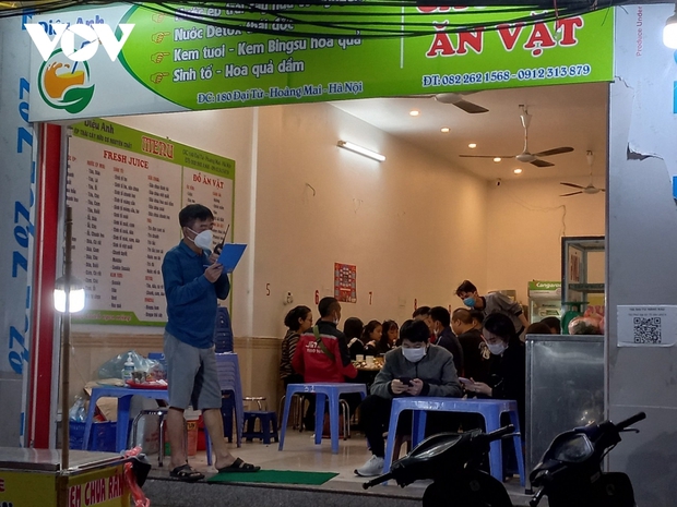 Chuyên gia: Cần hạn chế đi lại trong dịp Tết để giảm số ca mắc Covid-19 - Ảnh 1. Chuyên gia: Cần hạn chế đi lại trong dịp Tết để giảm số ca mắc Covid-19 - Ảnh 1.