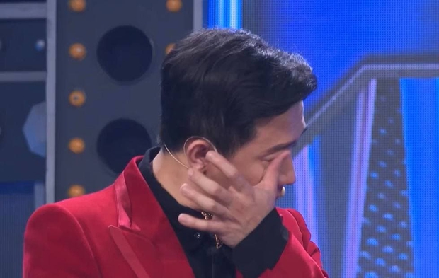 Nữ rapper team Karik nói gì mà khiến Trấn Thành tiếp tục bật khóc ở sân khấu Rap Việt? - Ảnh 3. Nữ rapper team Karik nói gì mà khiến Trấn Thành tiếp tục bật khóc ở sân khấu Rap Việt? - Ảnh 3.