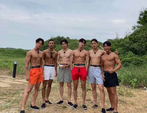 Loạt ảnh 18+ mặc độc... nội y cực sexy của trai đẹp được mỹ nhân hot nhất Địa Ngục Độc Thân nắm tay ra về! - Ảnh 1. Loạt ảnh 18+ mặc độc... nội y cực sexy của trai đẹp được mỹ nhân hot nhất Địa Ngục Độc Thân nắm tay ra về! - Ảnh 1.