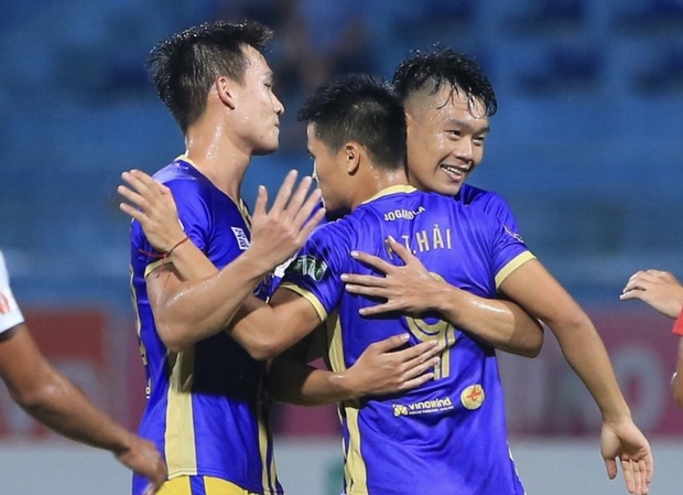 Thắng đậm CLB Bình Dương, Hà Nội FC thách thức cuộc đua vô địch V-League - Ảnh 1.