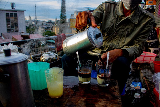 7 điểm đến dành cho người yêu cà phê ở Việt Nam - Ảnh 1.