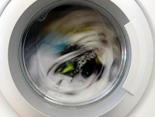 Sử dụng máy giặt thực ra phức tạp hơn bạn nghĩ, không biết cách là máy hỏng nhanh - Ảnh 3.