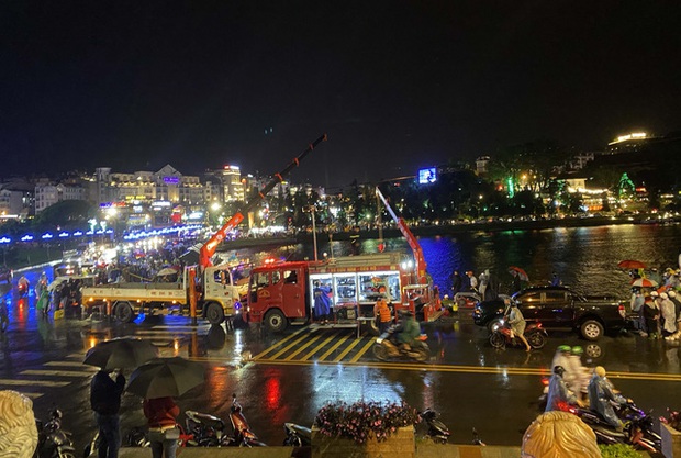 Vụ ô tô lao xuống hồ Xuân Hương khiến 2 người thiệt mạng: Đã xác định được danh tính các nạn nhân - Ảnh 2.