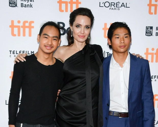 Where was the Vietnamese-born son when Angelina Jolie and Brad Pitt sued?  - Photo 3.