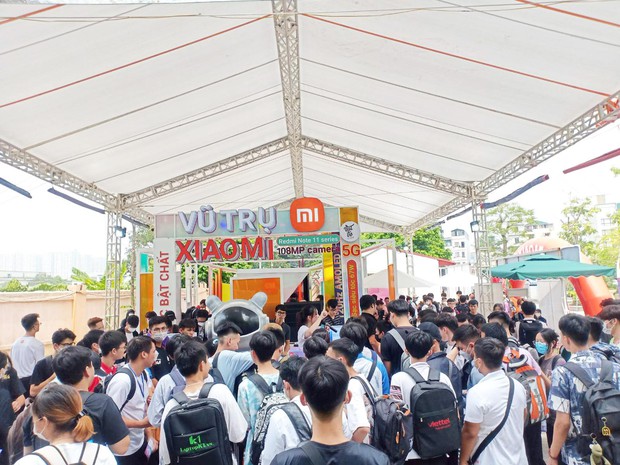 Hơn 20.000 sinh viên xếp hàng tham dự, Xiaomi Campus Tour 2022 tiếp tục chứng tỏ sức nóng - Ảnh 1.