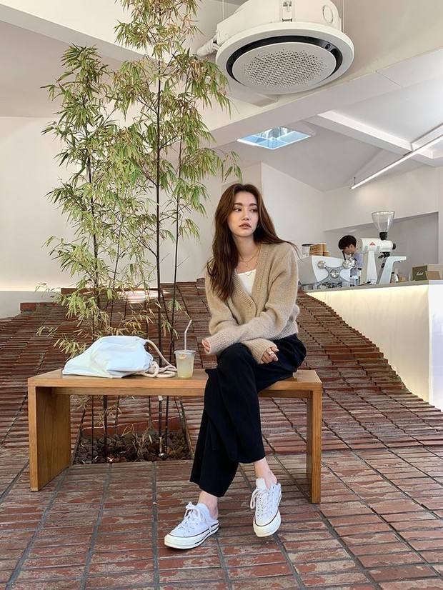 Được ưa chuộng nhất mùa lạnh chính là áo cardigan, chị em phối kiểu gì cũng xinh xắn - Ảnh 5.