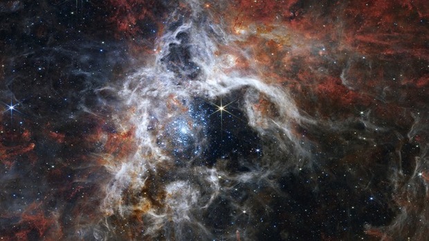 Ngôi sao lớn nhất từng được biết đến trong vũ trụ - Ảnh 1.
