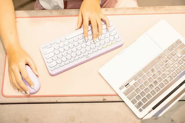 Trên tay bộ đôi chuột Pebble M350 và bàn phím K380 phiên bản màu mới của Logitech - Ảnh 5. Trên tay bộ đôi chuột Pebble M350 và bàn phím K380 phiên bản màu mới của Logitech - Ảnh 5.