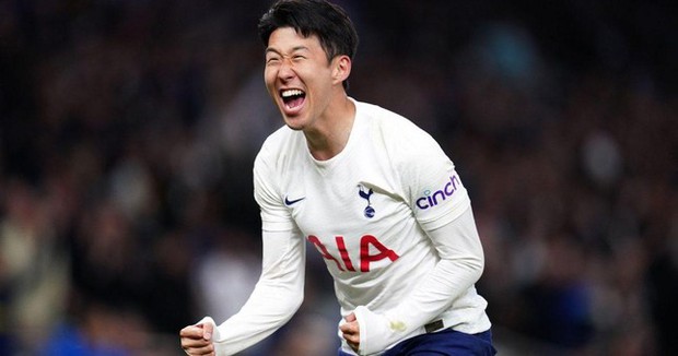 Son Heung-min làm rạng danh châu Á ở lễ trao giải Quả bóng vàng 2022 - Ảnh 1.