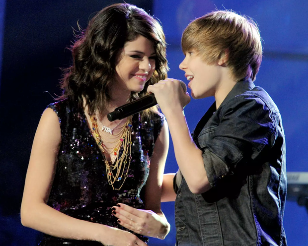 8 years of debt and unreasonable embellishments aimed at Selena Gomez and Hailey and Justin Bieber - Photo 4.