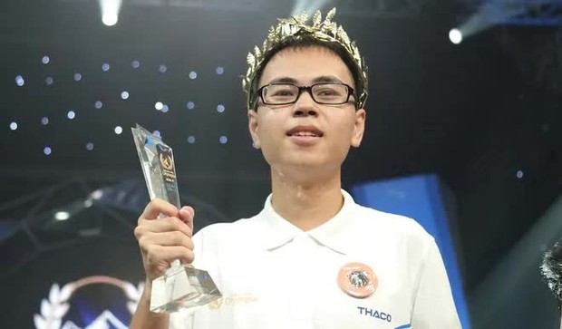Gặp người chế tác vòng nguyệt quế thếp vàng 24k dành riêng cho Quán quân Olympia 2022 - Ảnh 13. Gặp người chế tác vòng nguyệt quế thếp vàng 24k dành riêng cho Quán quân Olympia 2022 - Ảnh 13.