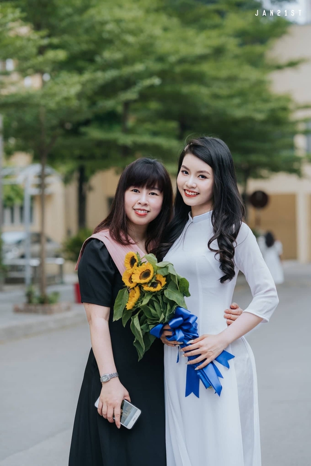 Nữ sinh Hà Nội trở thành Quán quân học bổng nhờ bài luận về cái tên đặc biệt - Ảnh 3.