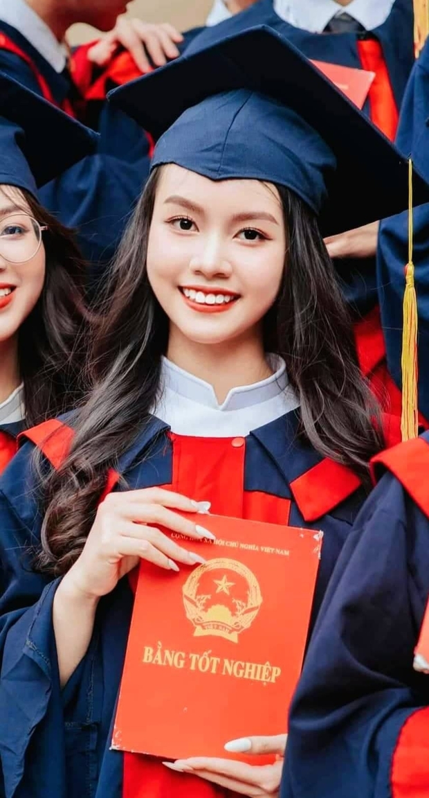 Nữ sinh Hà Nội trở thành Quán quân học bổng nhờ bài luận về cái tên đặc biệt - Ảnh 1.