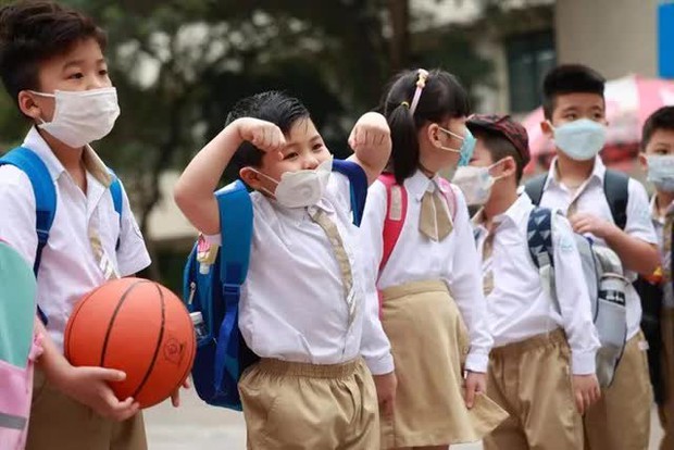 Giờ vào lớp quá sớm: Học sinh đờ đẫn vì thiếu ngủ, phụ huynh cuống cuồng đánh vật mỗi sáng - Ảnh 4. Giờ vào lớp quá sớm: Học sinh đờ đẫn vì thiếu ngủ, phụ huynh cuống cuồng đánh vật mỗi sáng - Ảnh 4.