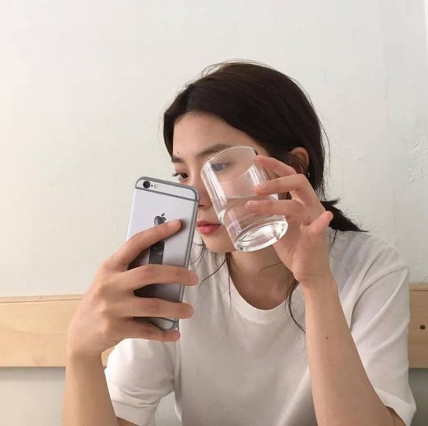 Đặt lịch uống nước mỗi ngày: Thao tác đơn giản để da đẹp, dáng xinh - Ảnh 3.