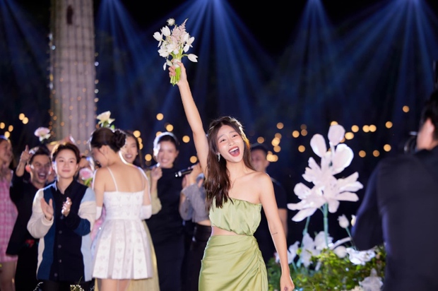 Những mỹ nhân bắt được hoa trong 4 đám cưới tháng 10 của showbiz Việt - Ảnh 5.