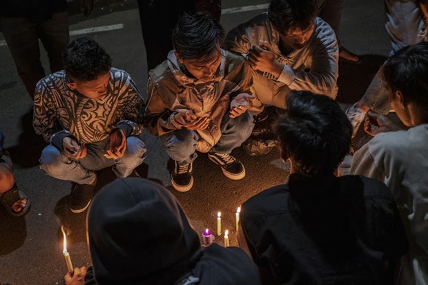 Vụ giẫm đạp ở sân vận động Indonesia: Những câu chuyện thương tâm về các nạn nhân - Ảnh 4.