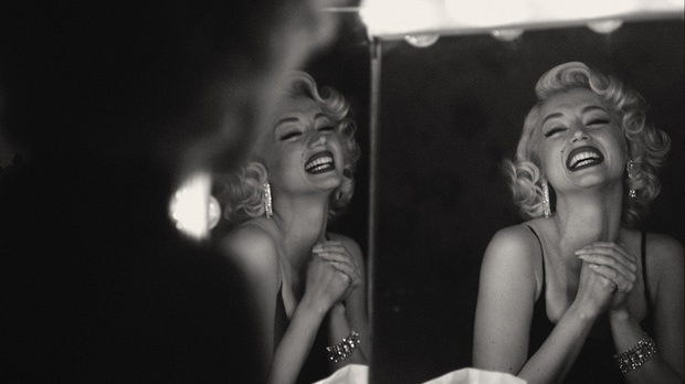 Đạo diễn của Blonde úp mở về cái kết gây tranh cãi trong phim mới về Marilyn Monroe - Ảnh 1.