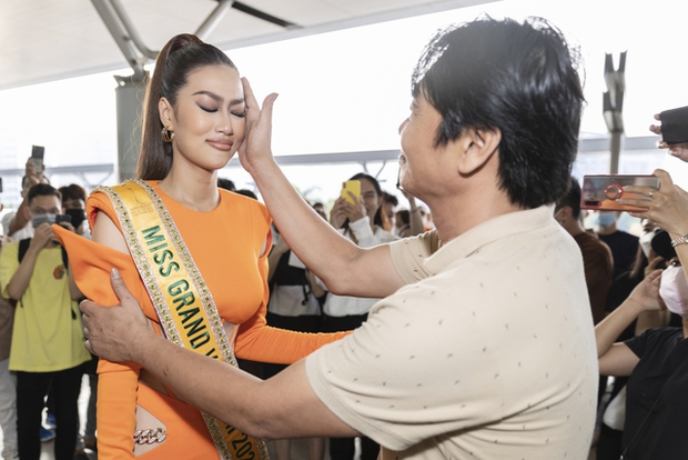 Đoàn Thiên Ân lên đường đến Indonesia thi Hoa hậu Hòa bình Quốc tế 2022 - Ảnh 3.