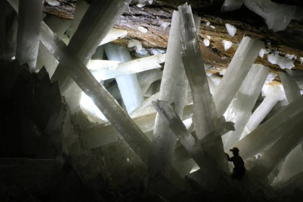 Hang động bí ẩn ở Mexico chứa đầy những viên pha lê trắng - Ảnh 1.