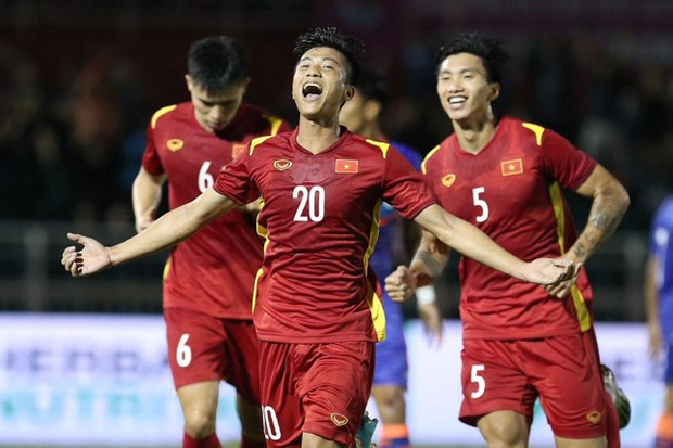 BXH FIFA mới nhất: Việt Nam chính thức tăng hạng, tách khỏi phần còn lại của Đông Nam Á - Ảnh 1.