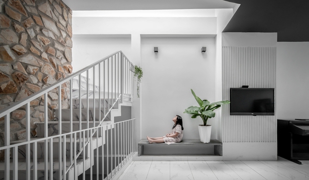 Ngôi nhà gạch kính phong cách Nhật Bản: Ngập tràn ánh sáng, gió tự nhiên giữa đô thị đông đúc - Ảnh 6. Ngôi nhà gạch kính phong cách Nhật Bản: Ngập tràn ánh sáng, gió tự nhiên giữa đô thị đông đúc - Ảnh 6.