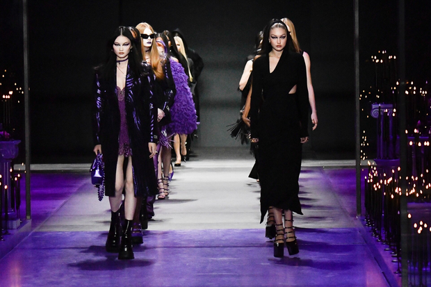 Loạt show thời trang nổi bật tại Fashion Week 2022 - Ảnh 7.