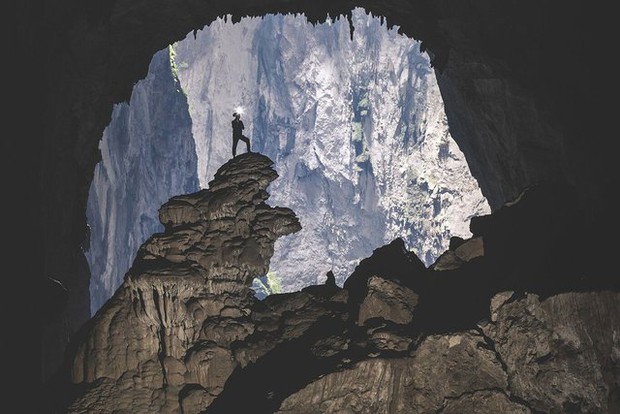 The girl set a record to go to Son Doong - the largest cave in the world 120 times completely... for free - Photo 3.