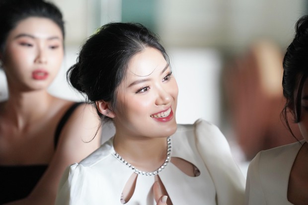 Thí sinh Hoa hậu Việt Nam khác biệt sau khi được trang điểm, làm tóc - Ảnh 11.