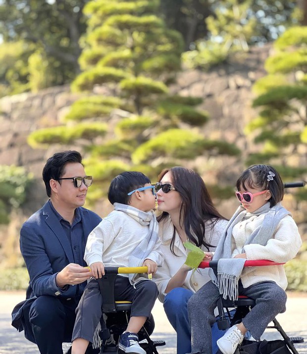 Hoa hậu Đặng Thu Thảo tiết lộ tính cách 2 nhóc tỳ qua một khoảnh khắc ngọt ngào - Ảnh 1.