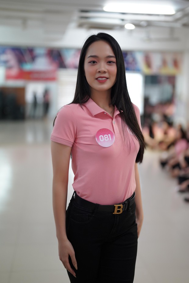 Thí sinh Hoa hậu Việt Nam tập trình diễn áo tắm - Ảnh 6.