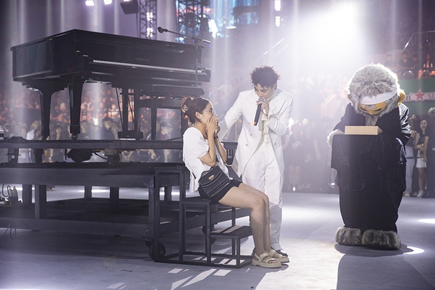SOOBIN chính thức ra mắt MV Cao gót sau màn ướm giày Lọ Lem bùng nổ - Ảnh 2.