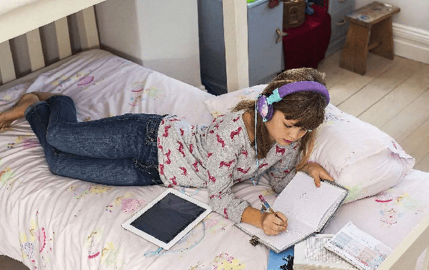 6 điều cha mẹ nên làm để giúp con vượt qua giai đoạn “nổi loạn”