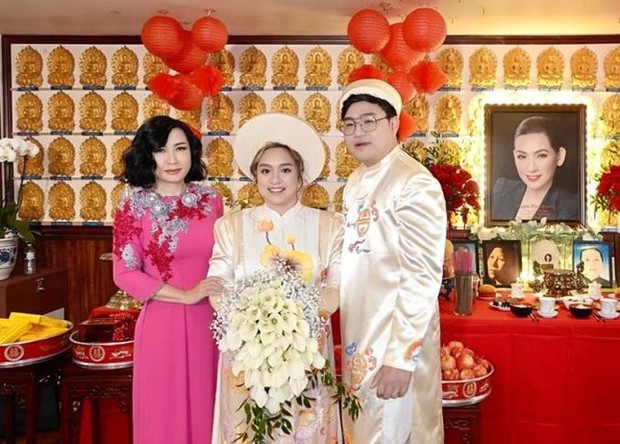 Ca sĩ Trizzie Phương Trinh tổ chức lễ cưới cho con gái Phi Nhung - Ảnh 2.